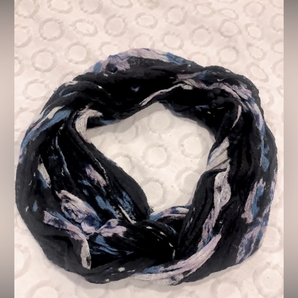 DYNAMITE eternity floral scarf